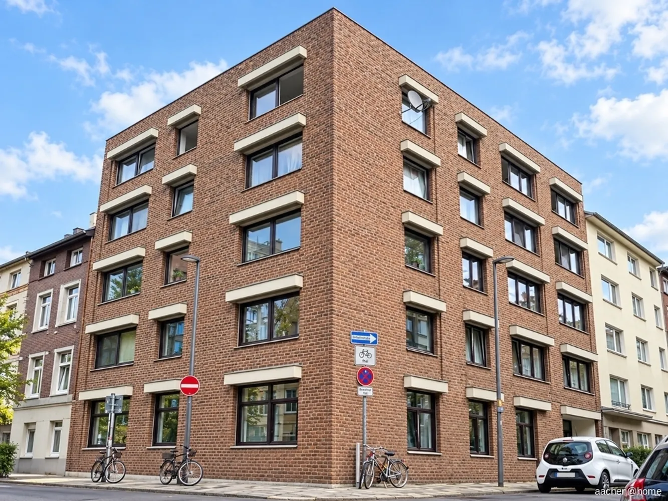 9 Zimmer Wohnung mit 200 m² in Aachen – Bild 1