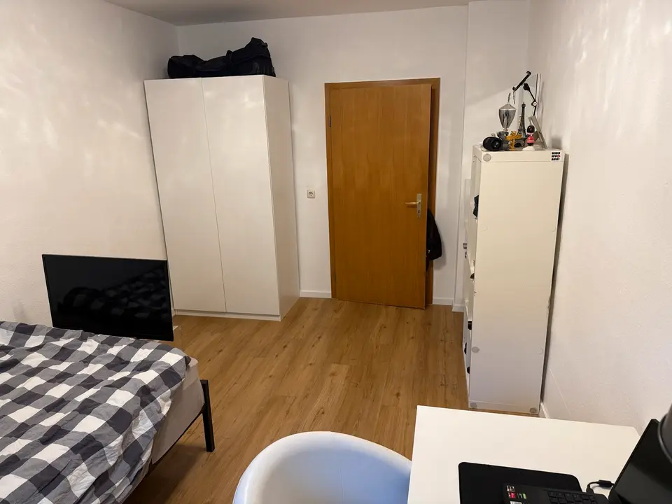 WG-Zimmer mit 110 m² in Frechen – Bild 1