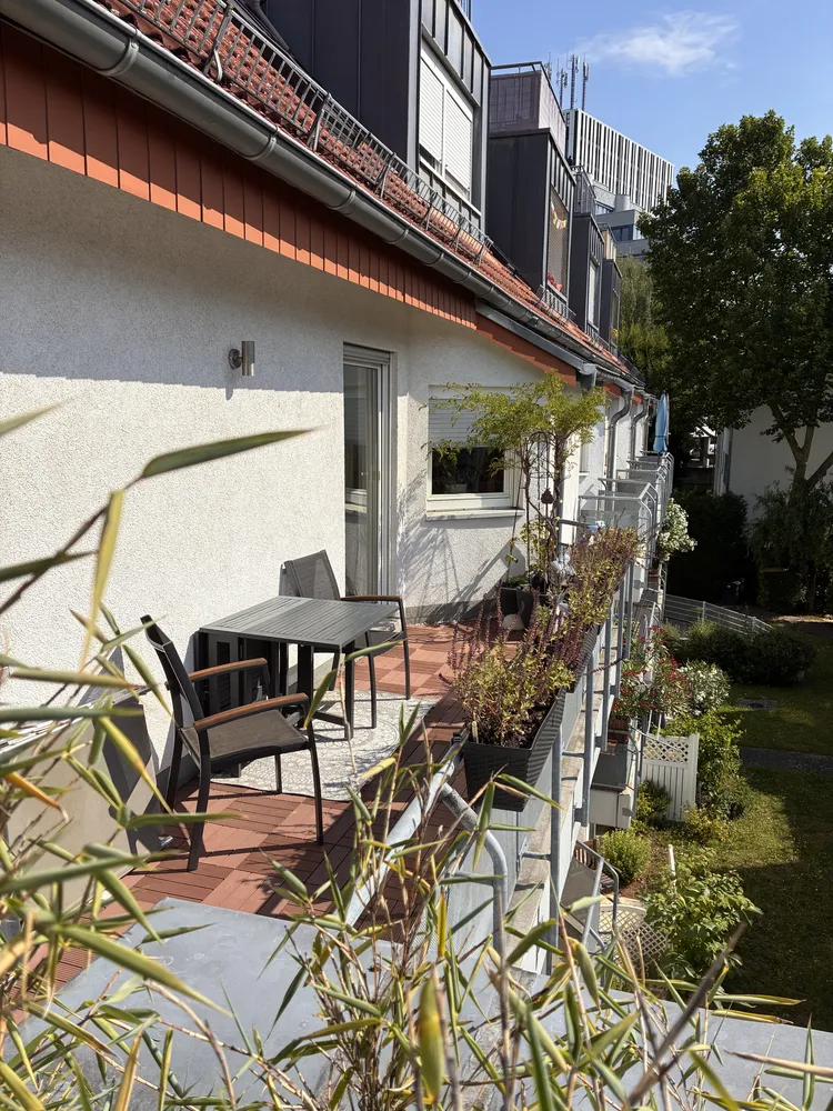 3 Zimmer Wohnung mit 100 m² in Wiesbaden – Bild 2
