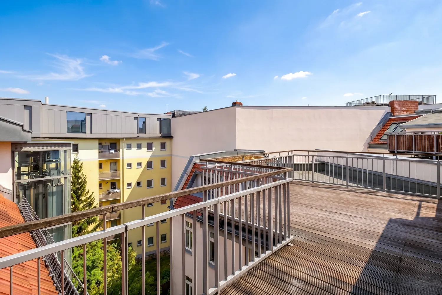 3 Zimmer Wohnung mit 144 m² in Berlin – Bild 3