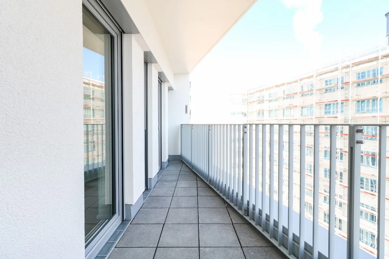 3 Zimmer Wohnung mit 115 m² in Frankfurt am Main – Bild 2
