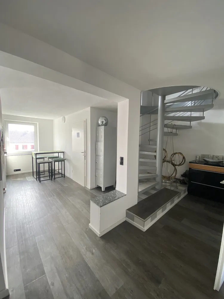 5 Zimmer Wohnung mit 180 m² in Köln – Bild 1
