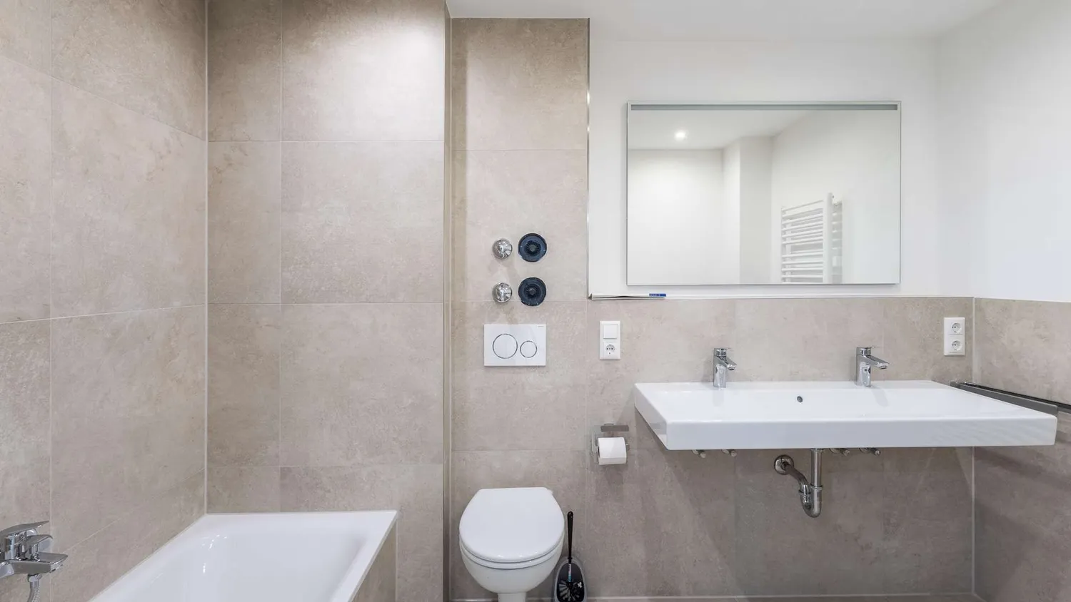 4 Zimmer Wohnung mit 120 m² in München – Bild 2