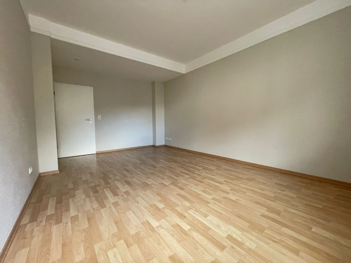 3 Zimmer Wohnung mit 90 m² in Frankfurt am Main – Bild 2