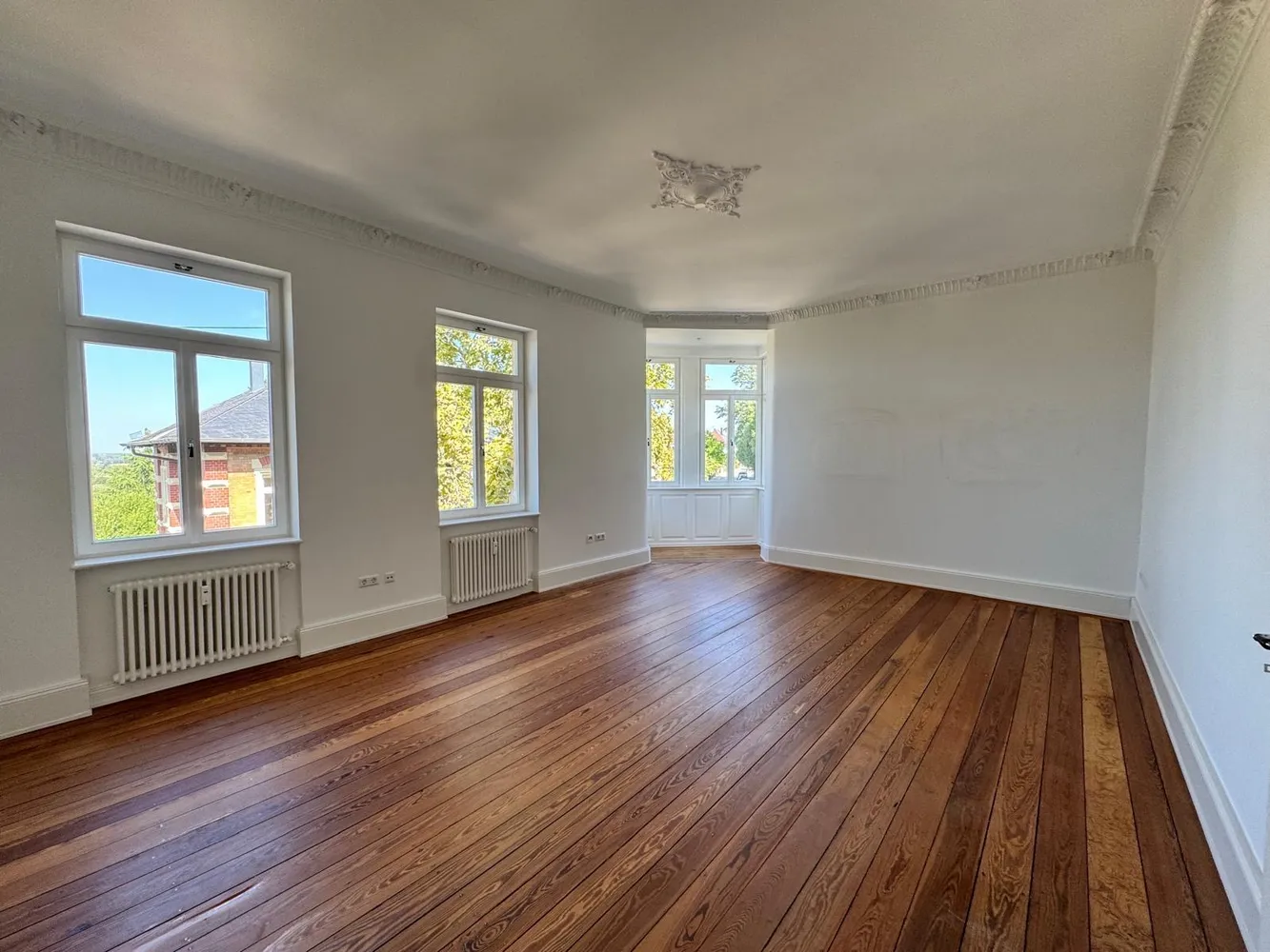 4 Zimmer Wohnung mit 118 m² in Karlsruhe – Bild 1