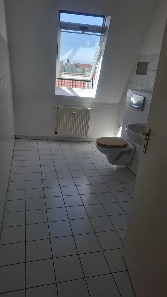 2 Zimmer Wohnung mit 76 m² in Halle (Saale) – Bild 3
