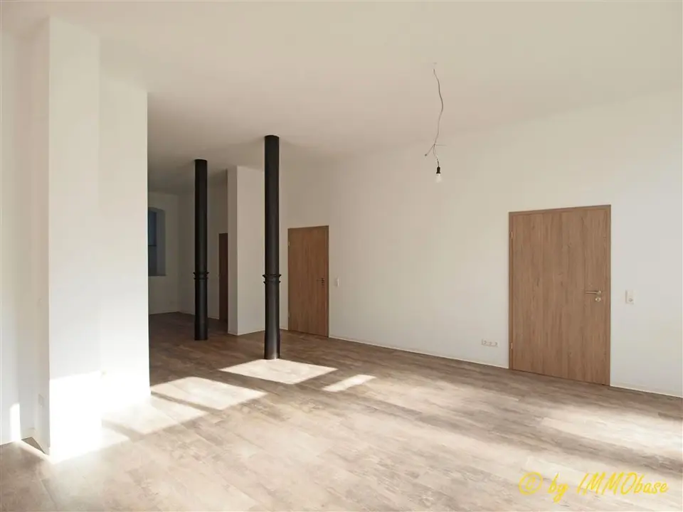 4 Zimmer Wohnung mit 166 m² in Mittweida – Bild 1