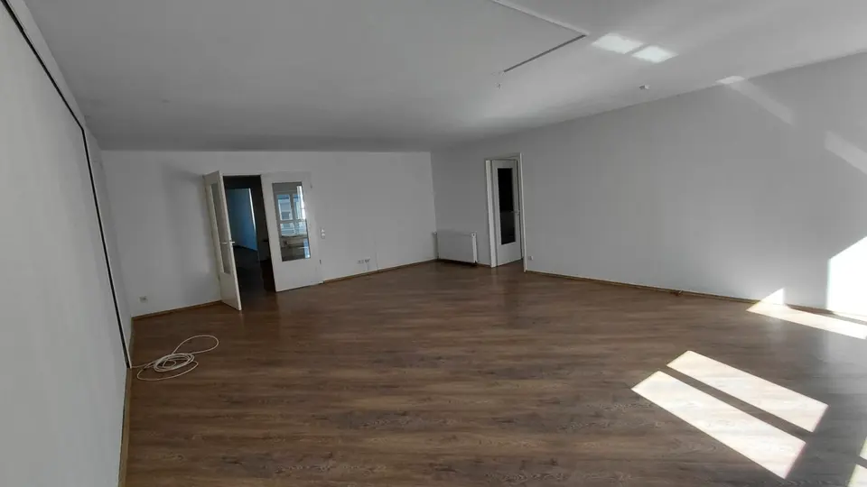 3 Zimmer Wohnung mit 147 m² in Hof – Bild 7