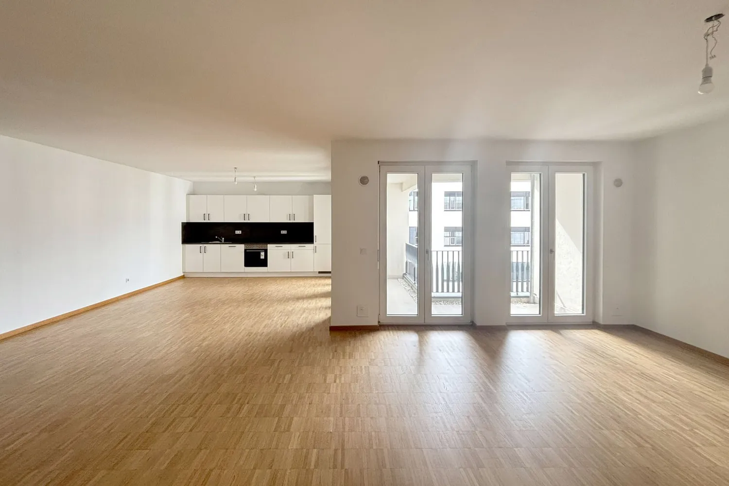 3 room apartment with 120 m² in Stuttgart – Photo 1