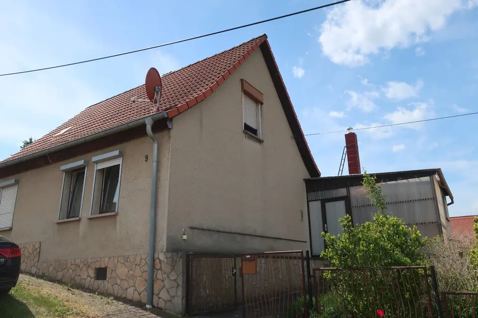 6 room house with 94 m² in Aschersleben – Photo 2