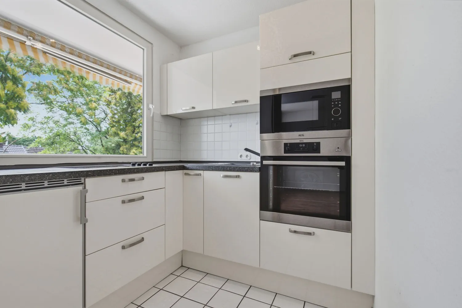 2 Zimmer Wohnung mit 60 m² in Köln – Bild 6