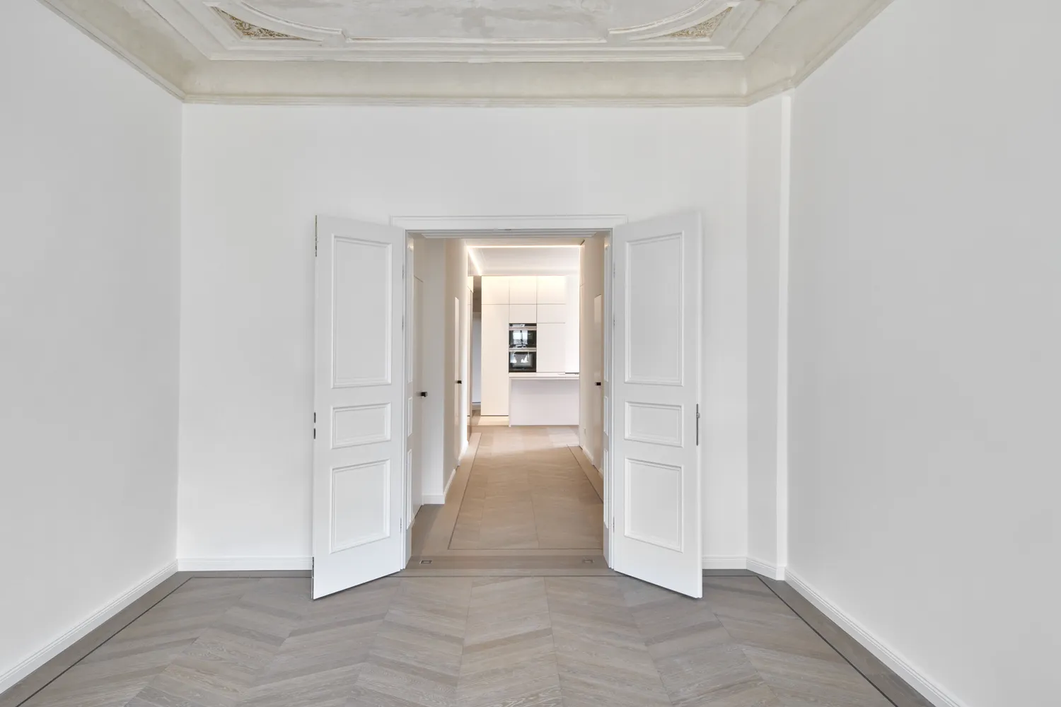 6 room apartment with 218 m² in Munich – Photo 8