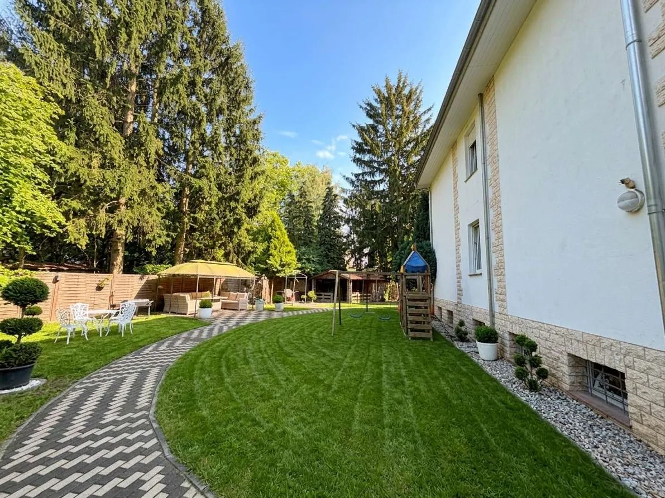 5 Zimmer Haus mit 180 m² in Berlin – Bild 2