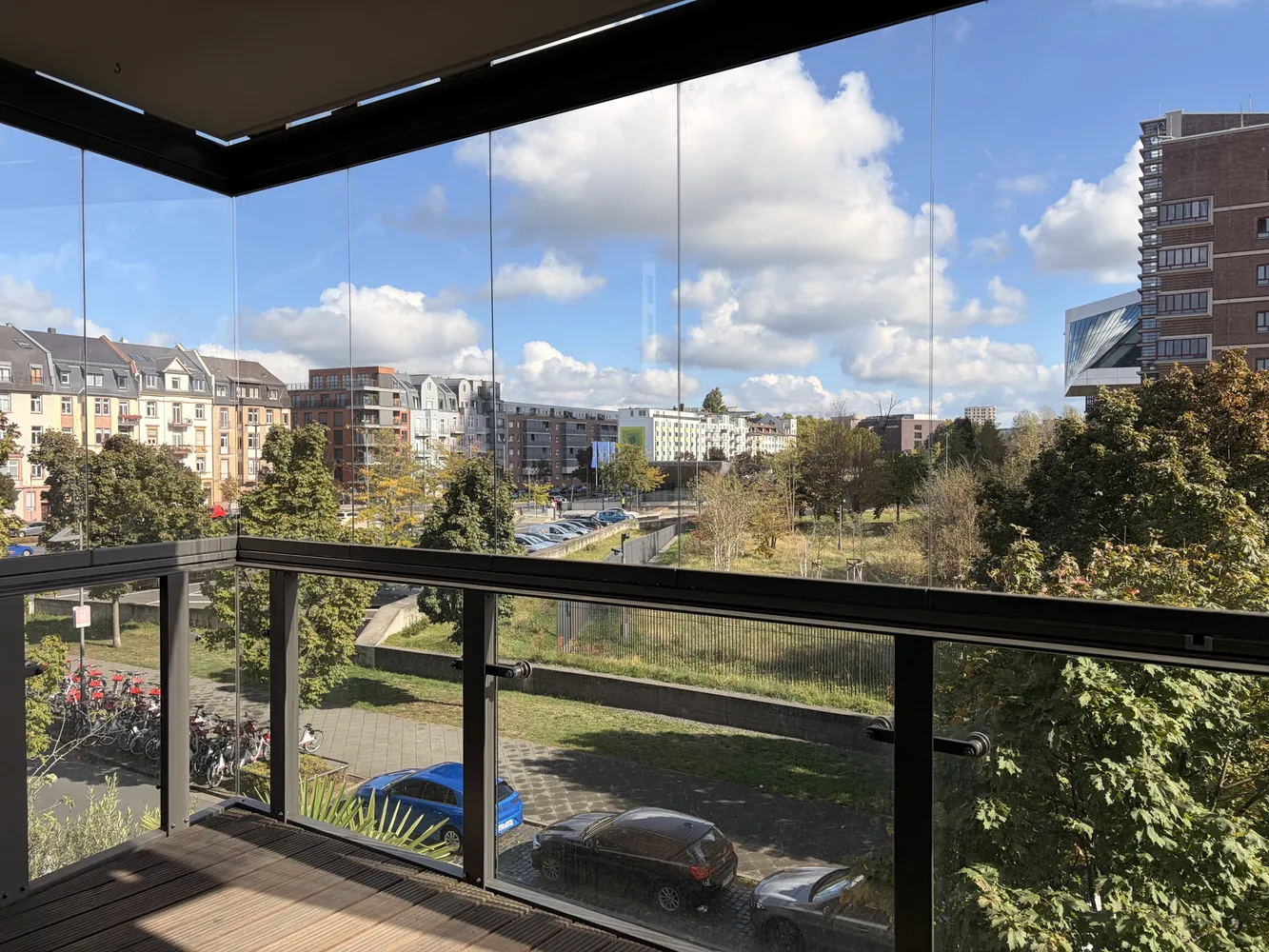 4 Zimmer Wohnung mit 122 m² in Frankfurt am Main – Bild 1