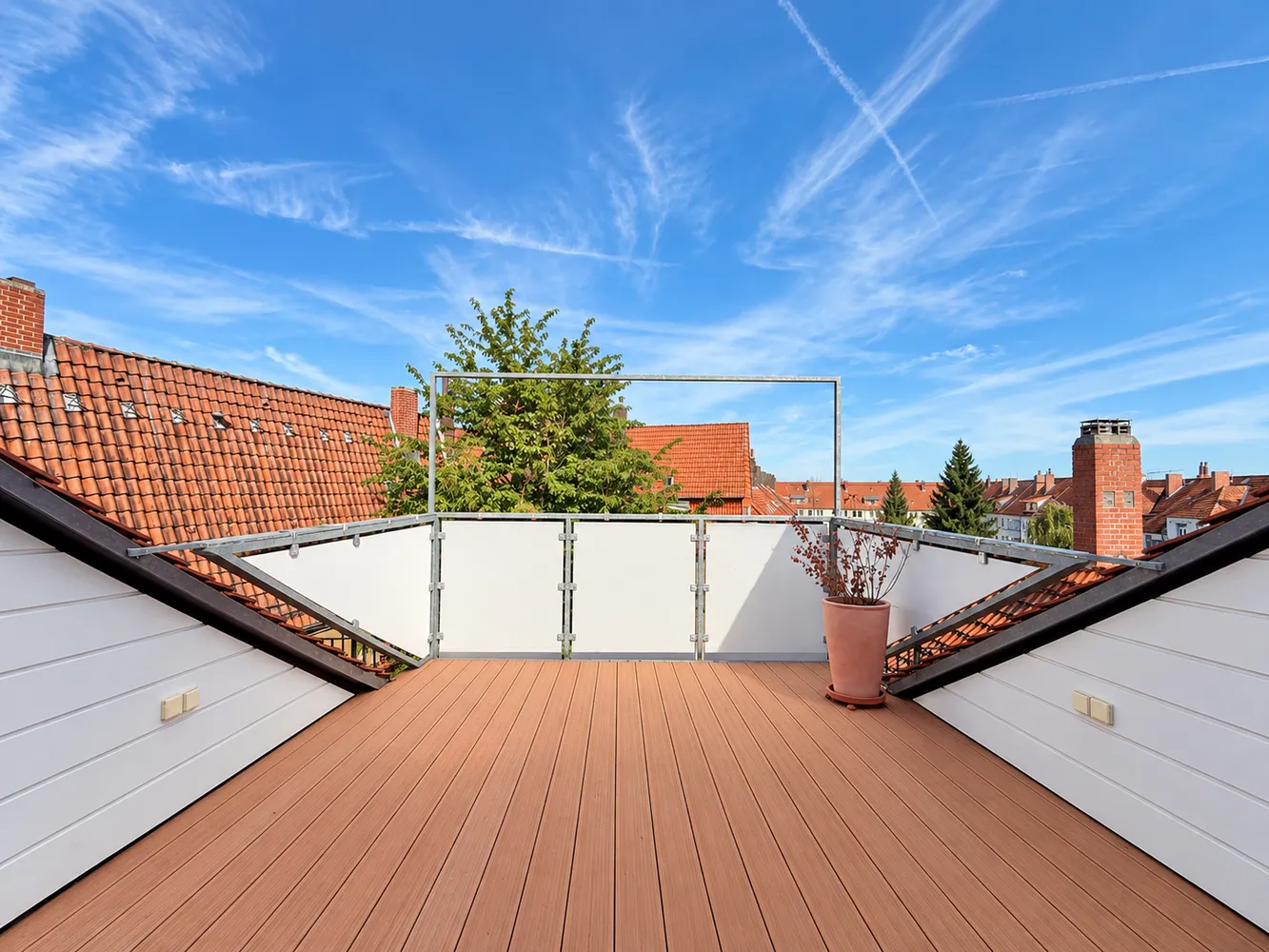 5 Zimmer Wohnung mit 120 m² in Hannover – Bild 1