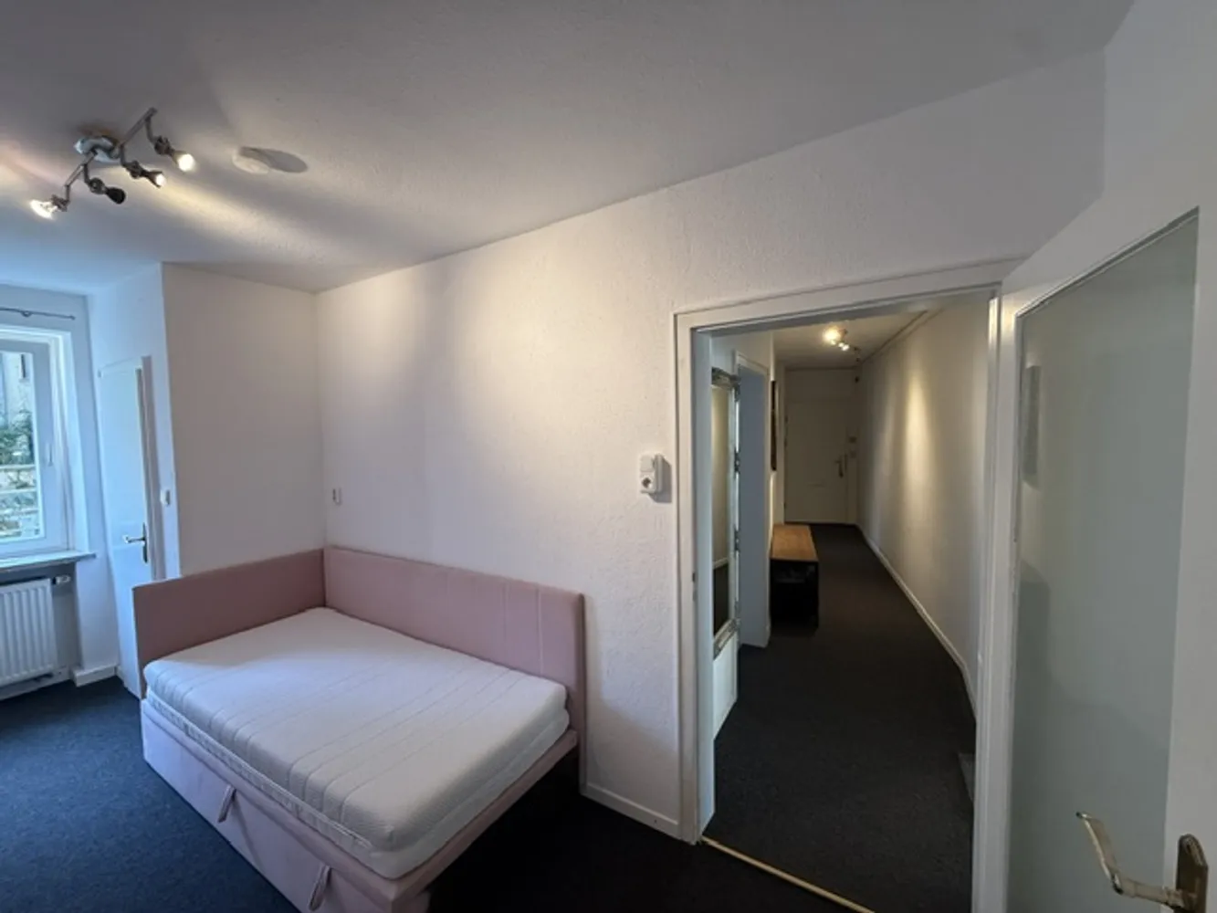 1 room apartment with 65 m² in Munich – Photo 6
