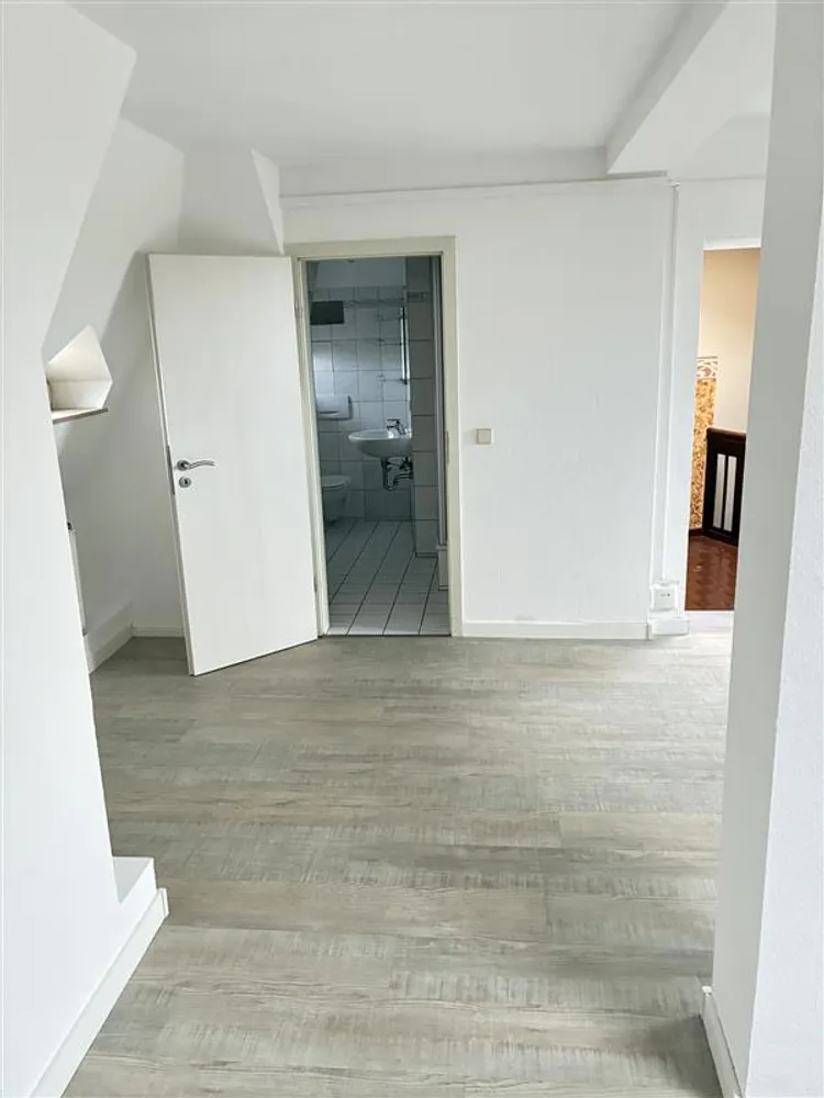 2 Zimmer Wohnung mit 90 m² in Halle (Saale) – Bild 3