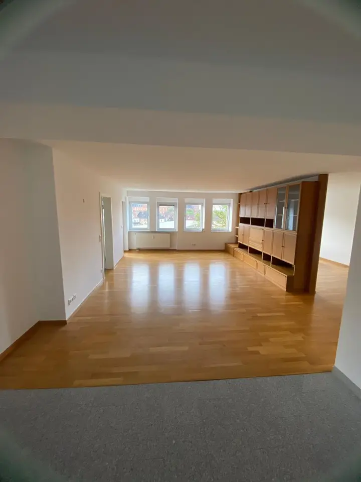 4 Zimmer Wohnung mit 148 m² in Aschaffenburg – Bild 1