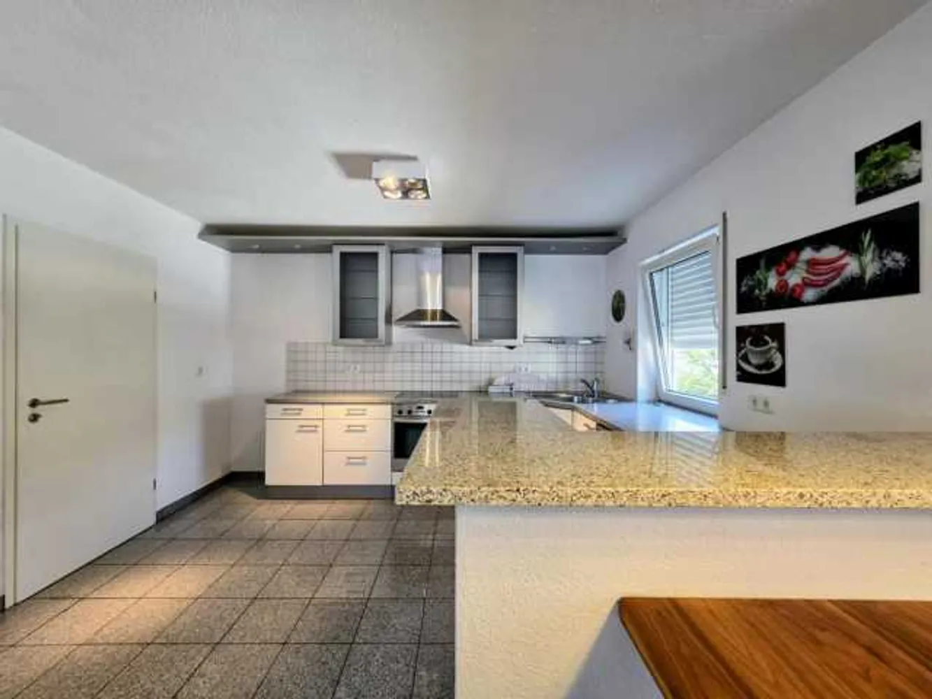 4 Zimmer Wohnung mit 151 m² in Homburg – Bild 8