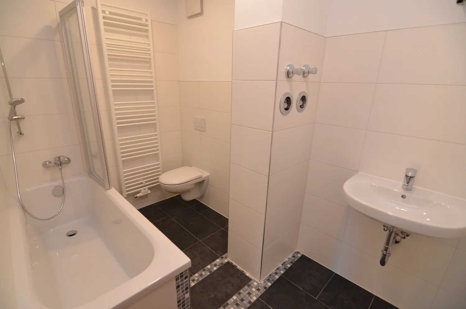 3 Zimmer Wohnung mit 105 m² in Halle (Saale) – Bild 3