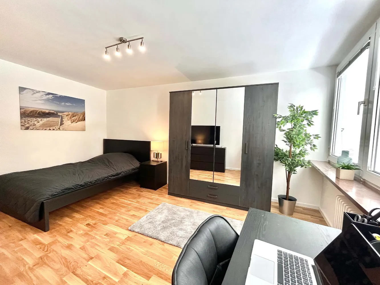 Shared room with 17 m² in Munich – Photo 2