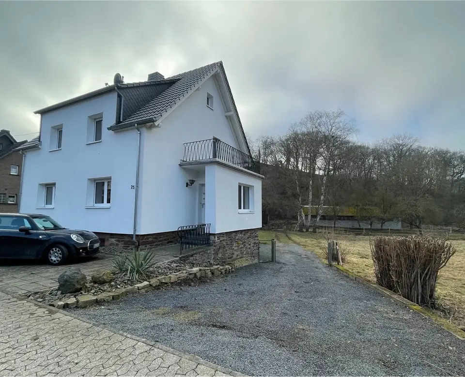 5 room house with 98 m² in Königswinter – Photo 1