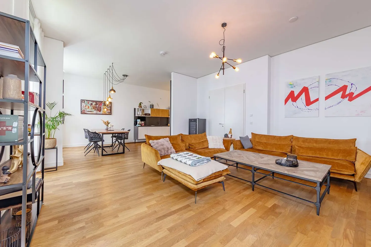 2 Zimmer Wohnung mit 105 m² in Hamburg – Bild 2