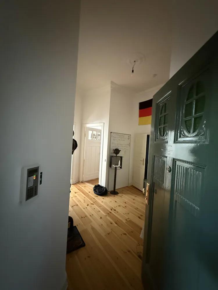 6 Zimmer Wohnung mit 158 m² in Berlin – Bild 2