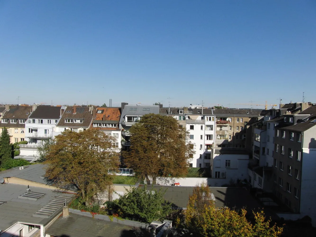 5 Zimmer Wohnung mit 143 m² in Düsseldorf – Bild 1