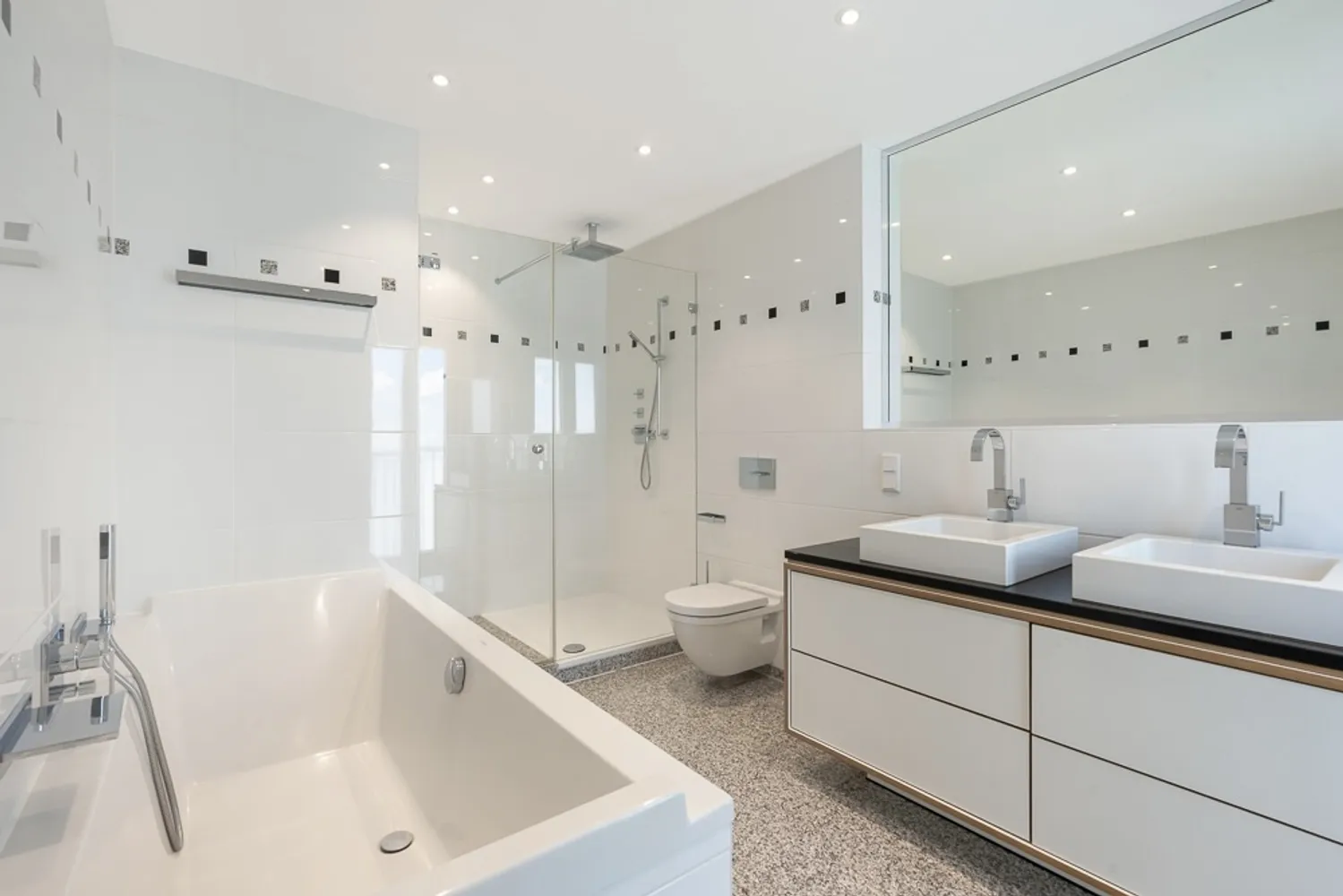 5 Zimmer Wohnung mit 237 m² in Frankfurt am Main – Bild 11