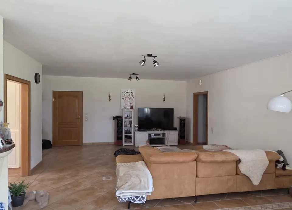4 Zimmer Wohnung mit 150 m² in Neumünster – Bild 1