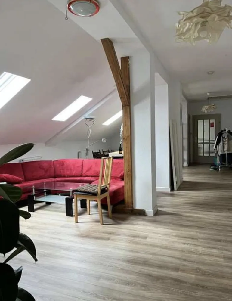 6 Zimmer Wohnung mit 100 m² in Stuttgart – Bild 6