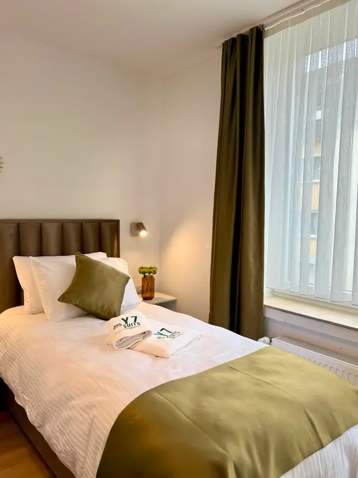 7 Zimmer Wohnung mit 190 m² in Essen – Bild 2