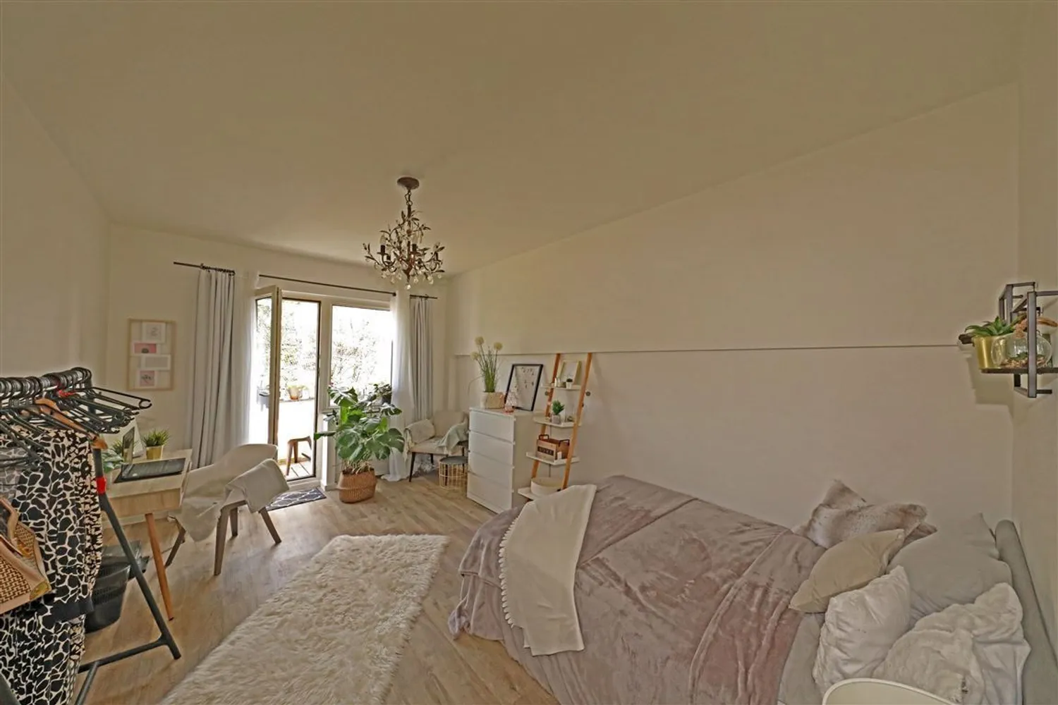 1 room apartment with 25 m² in Düsseldorf – Photo 1
