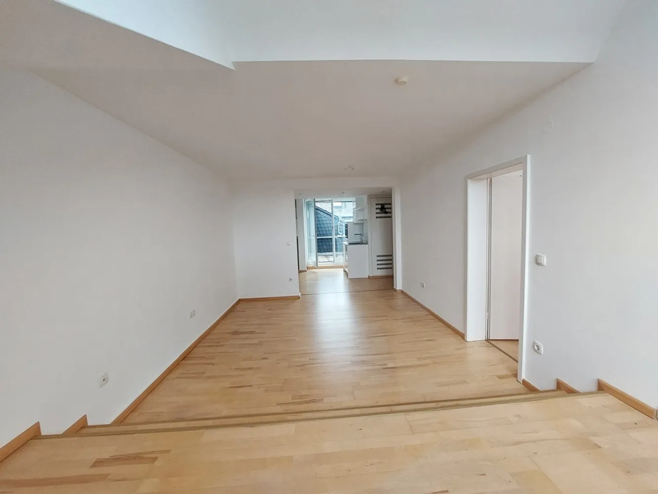 3 Zimmer Wohnung mit 90 m² in Wiesbaden – Bild 4