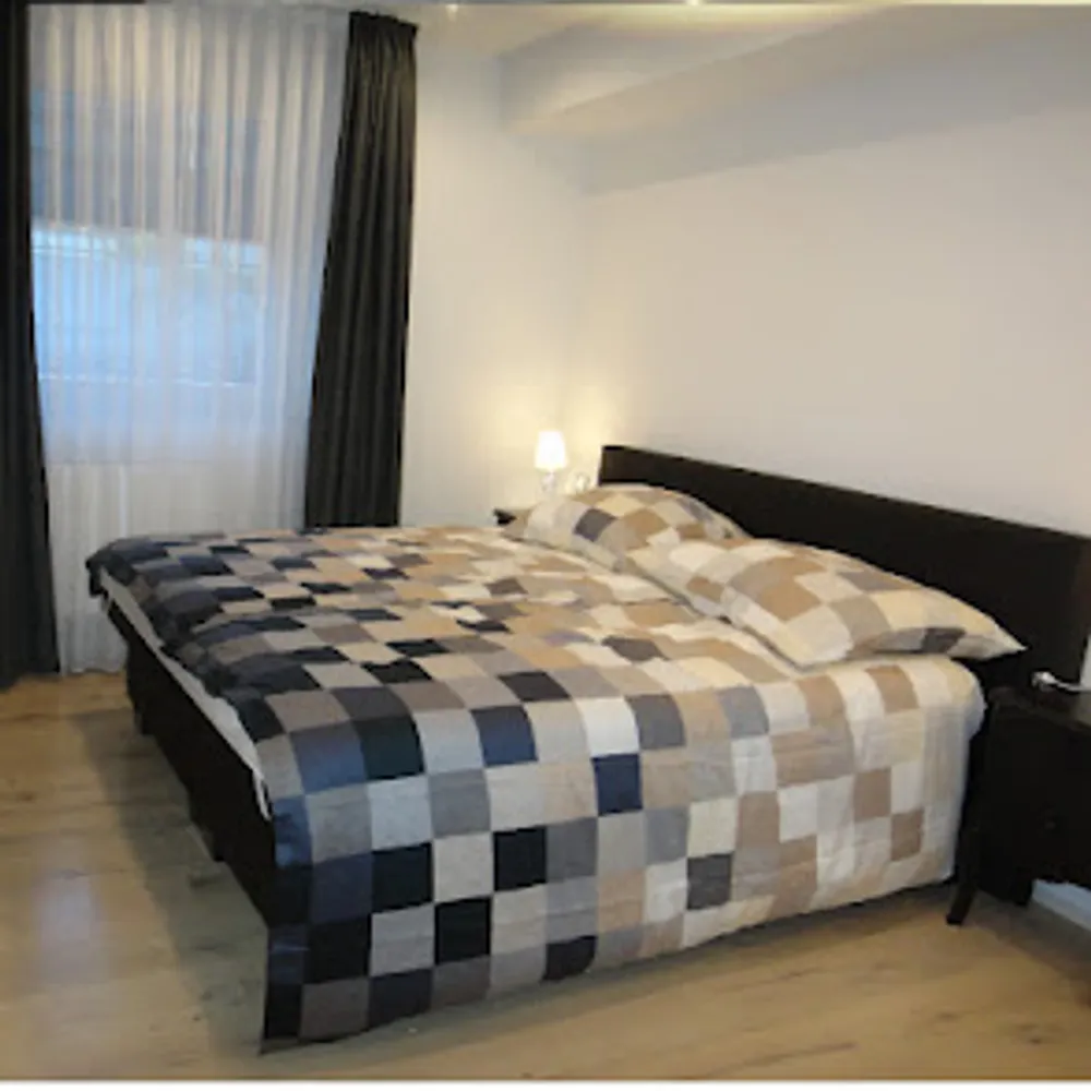 3 Zimmer Wohnung mit 95 m² in Düsseldorf – Bild 4