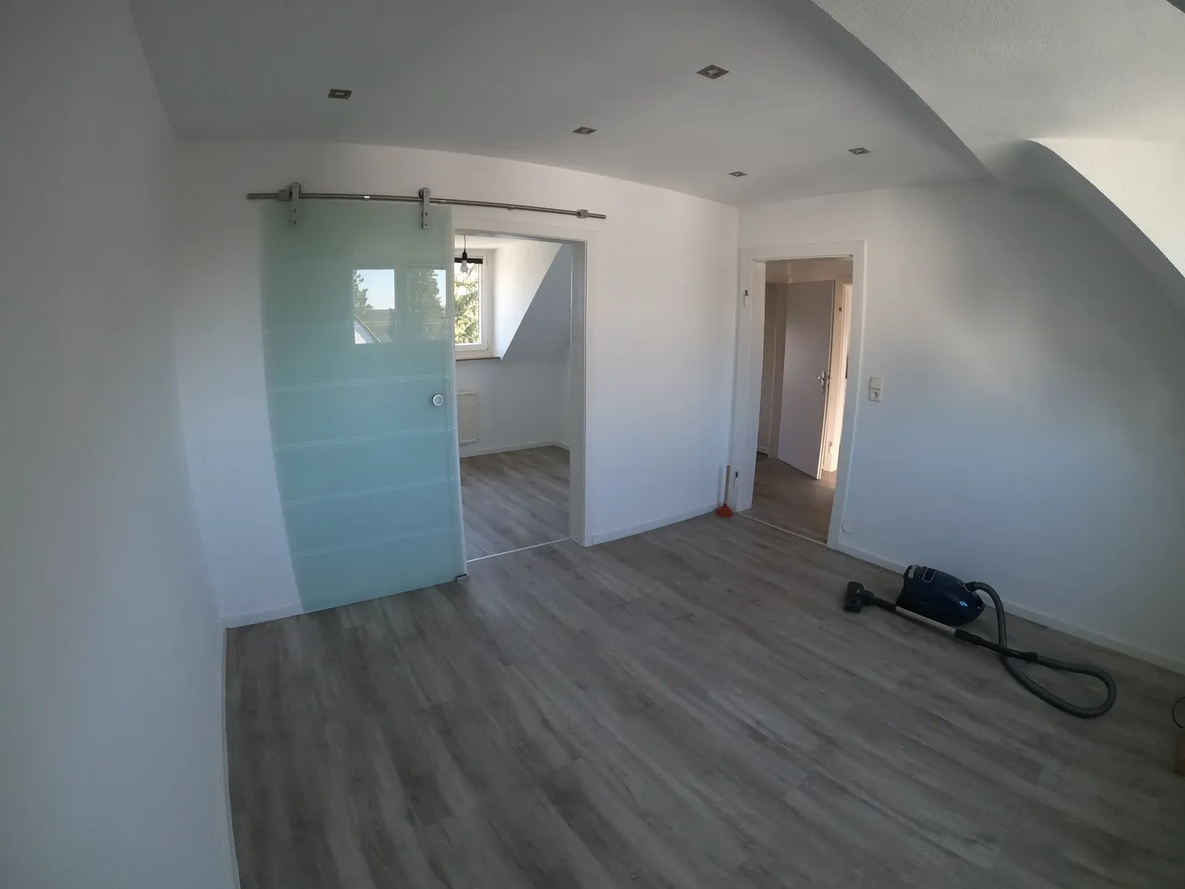 2 Zimmer Wohnung mit 33 m² in Köln – Bild 2