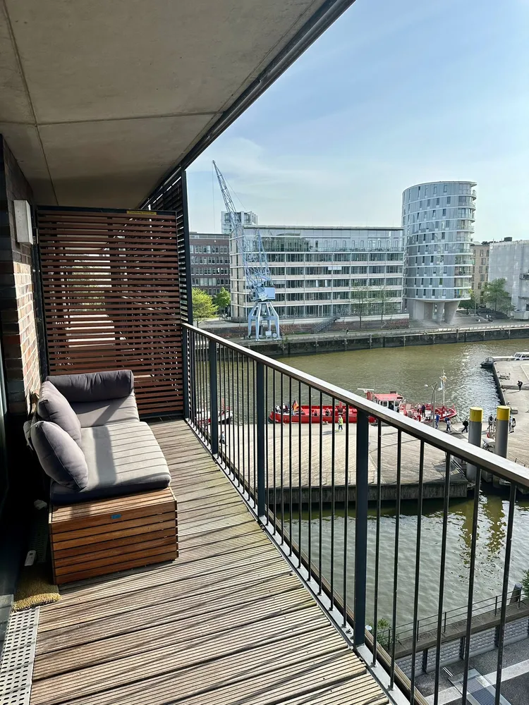 4 Zimmer Wohnung mit 140 m² in Hamburg – Bild 1