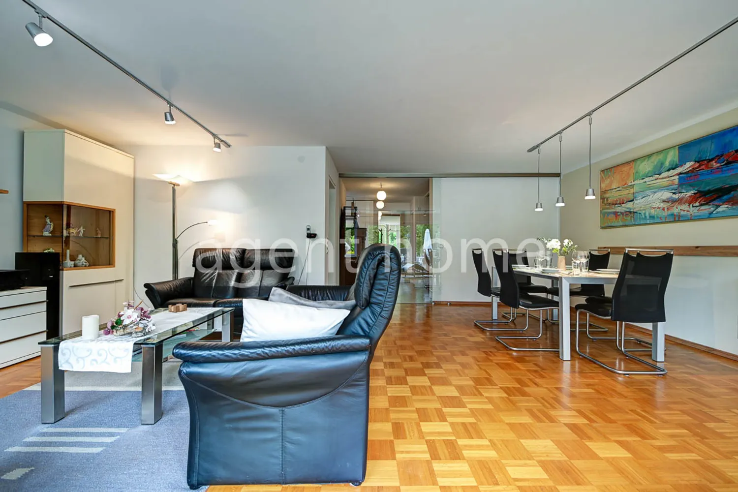 4 Zimmer Wohnung mit 125 m² in Stuttgart – Bild 1