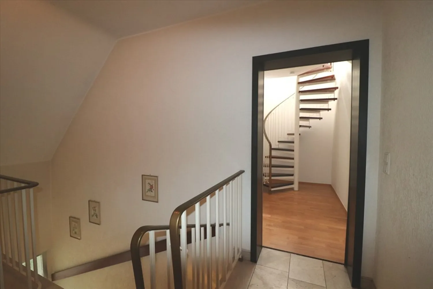 3 Zimmer Wohnung mit 90 m² in Krefeld – Bild 2