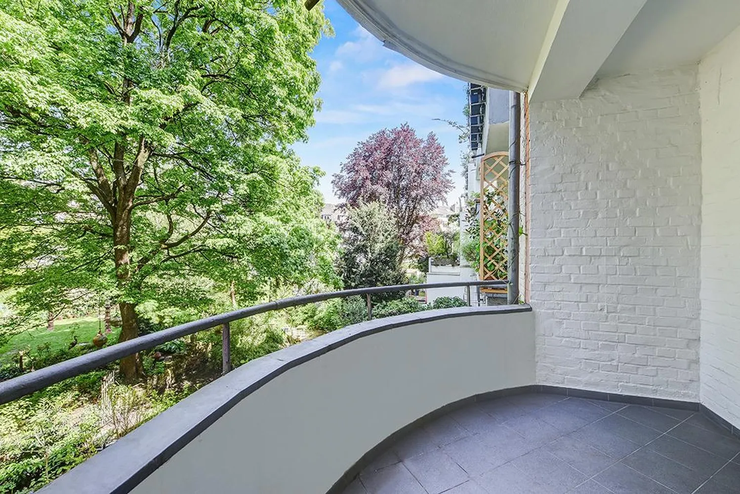 2 Zimmer Wohnung mit 72 m² in Düsseldorf – Bild 1