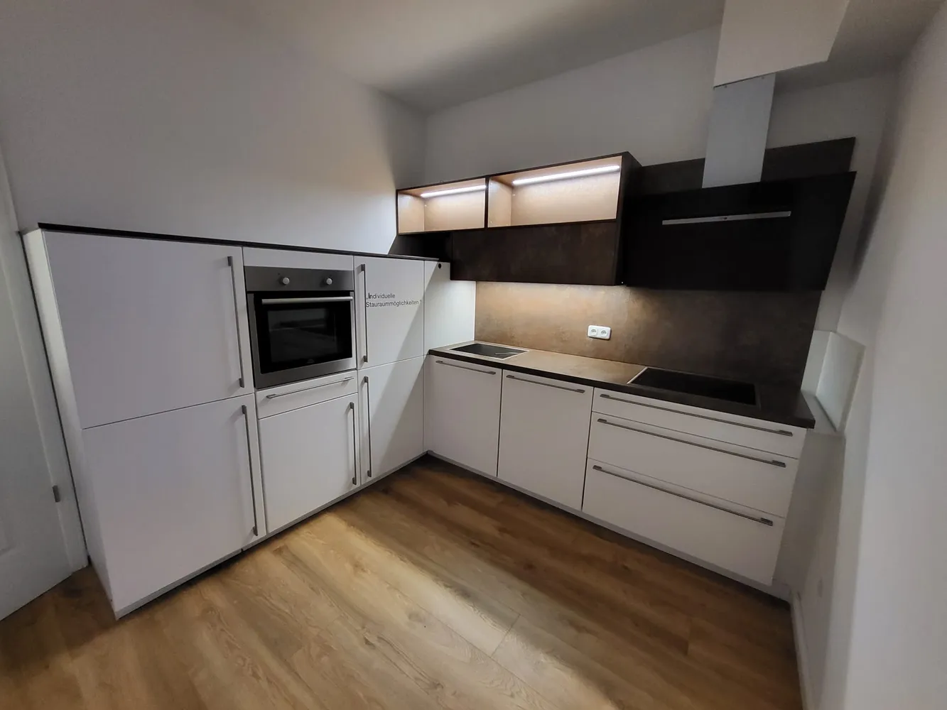 2 Zimmer Wohnung mit 80 m² in Heide – Bild 3