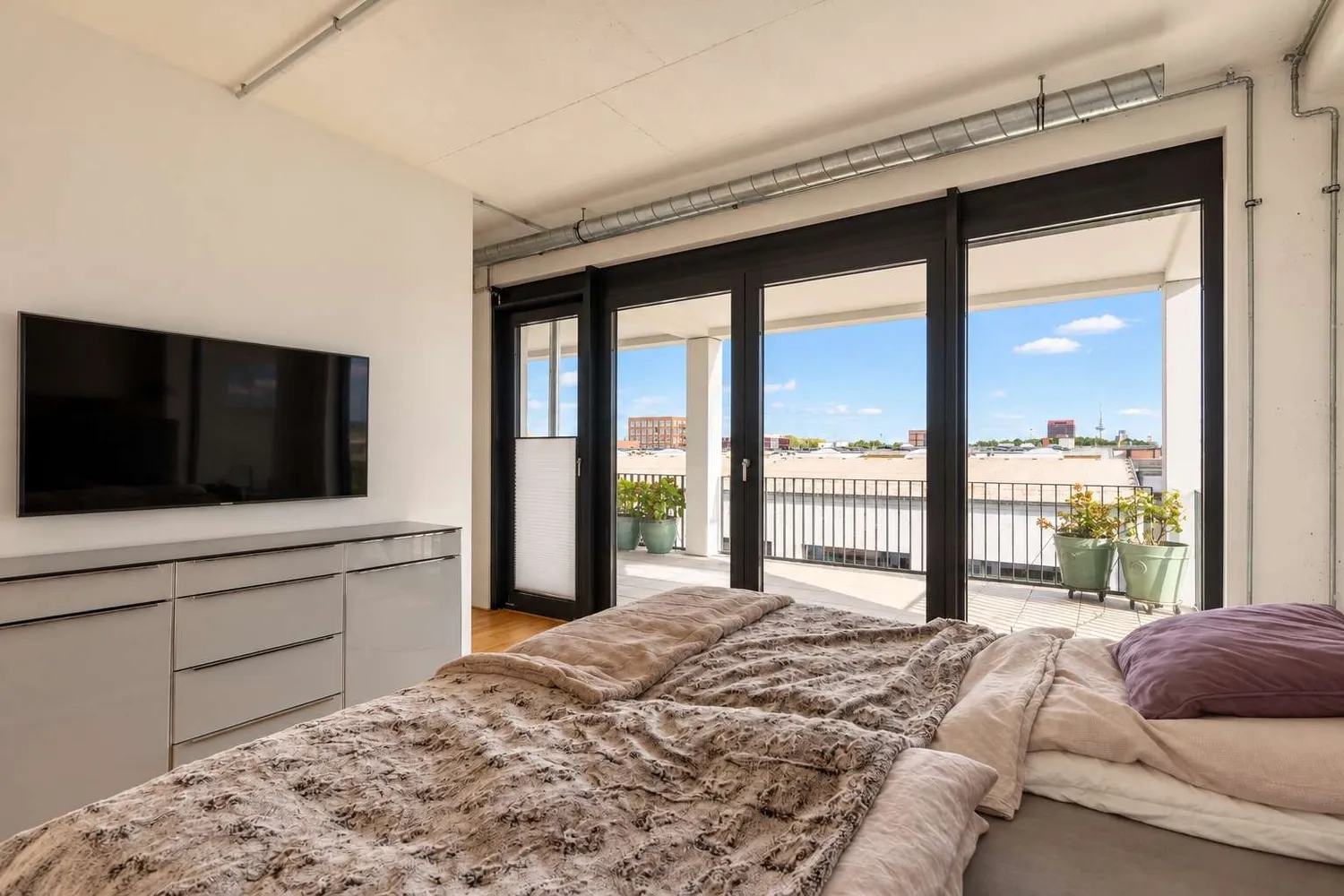 1 room apartment with 119 m² in Bremen – Photo 12