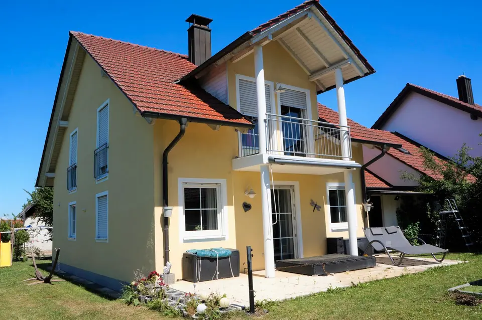 9 Zimmer Haus mit 156 m² in Straubing – Bild 1