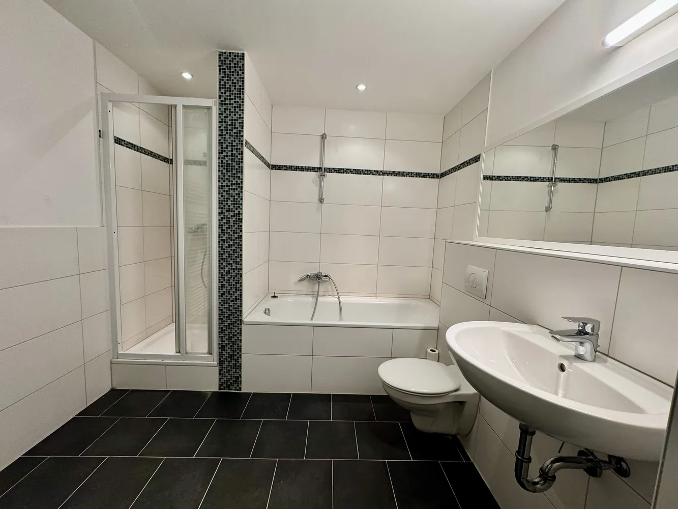 2 room apartment with 105 m² in Berlin – Photo 8