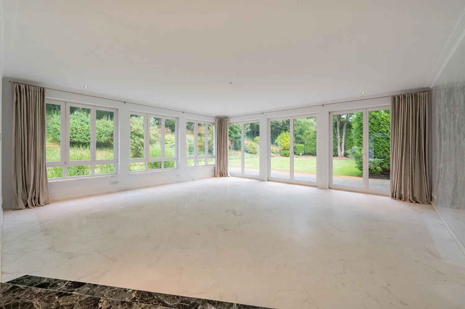 5 Zimmer Haus mit 279 m² in Meerbusch – Bild 3