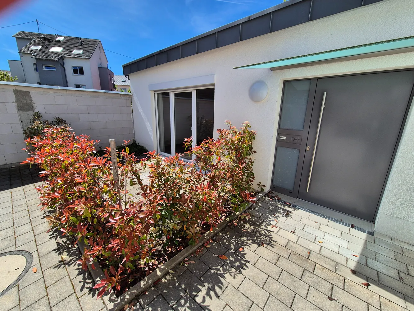 2 Zimmer Wohnung mit 74 m² in Karlsruhe – Bild 1
