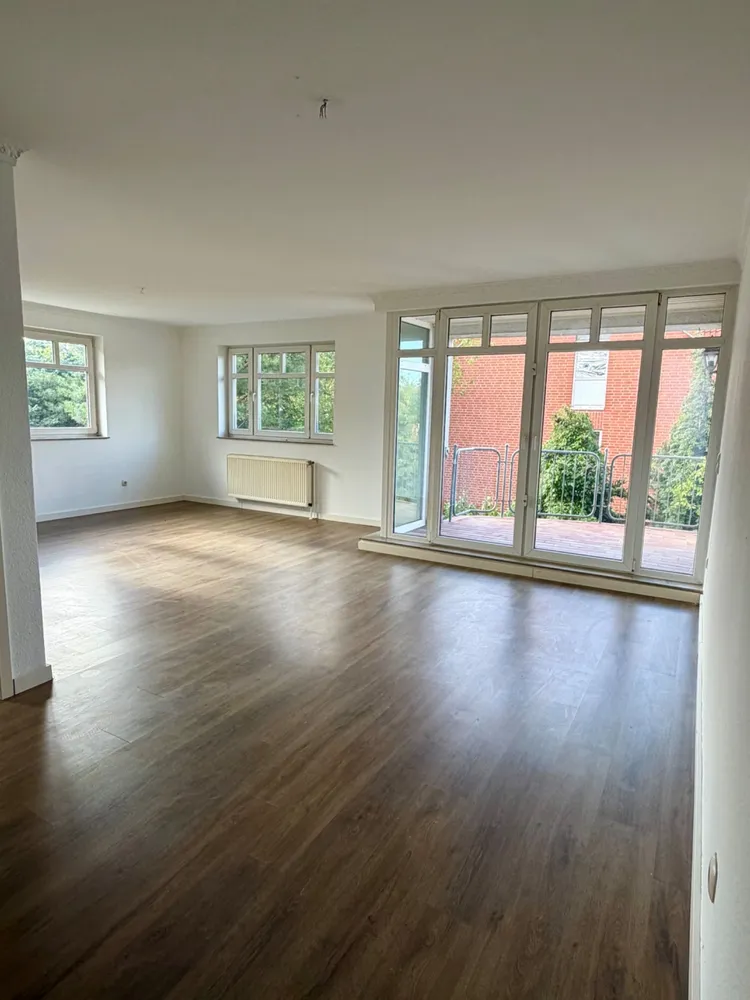 4 Zimmer Wohnung mit 120 m² in Langenhagen – Bild 1