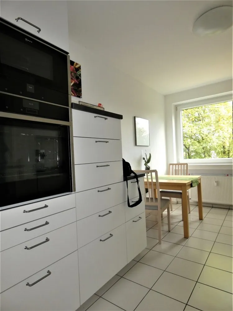 4 Zimmer Wohnung mit 92 m² in Düsseldorf – Bild 1