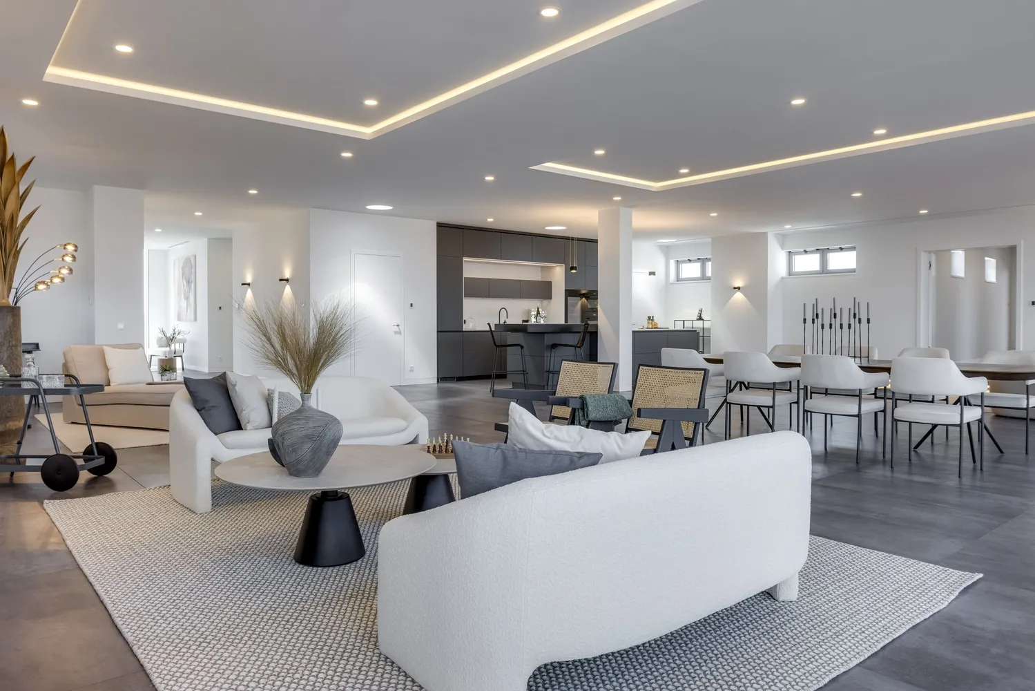 6 Zimmer Wohnung mit 441 m² in Nürnberg – Bild 1